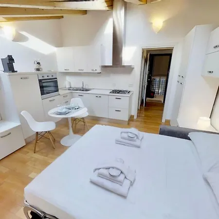Apartment Getaway Next To Piazza Unita